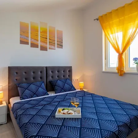 Apartment Silver *