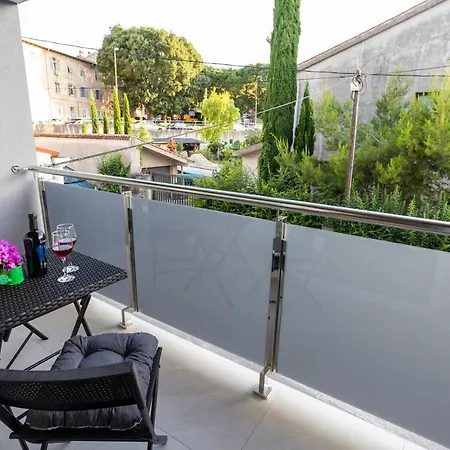 Apartment Silver