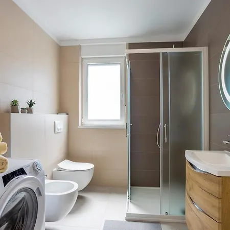 Silver Apartment *