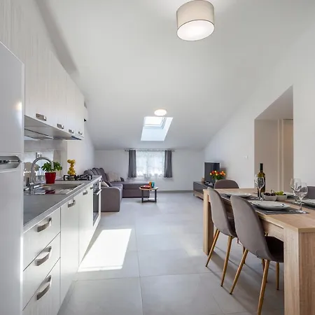 Apartment Silver *