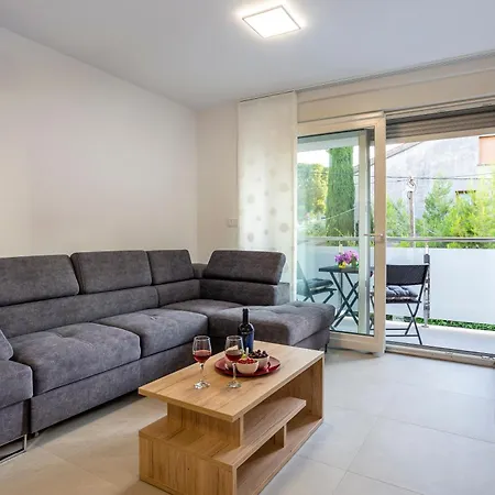 Silver Apartment