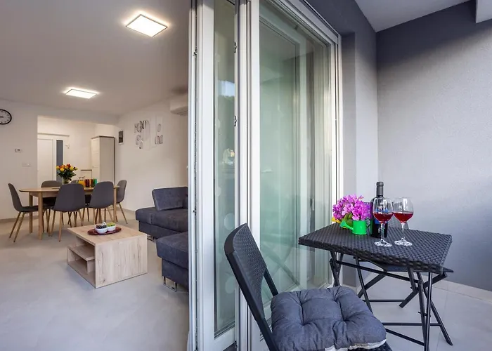 Silver Apartman Póla