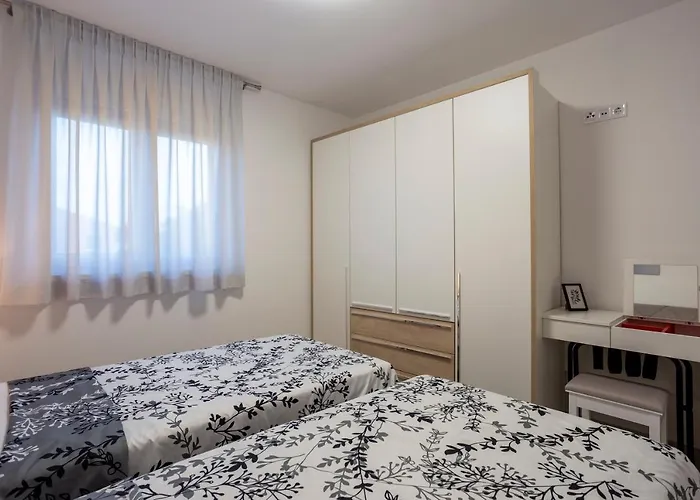 Silver Apartman *