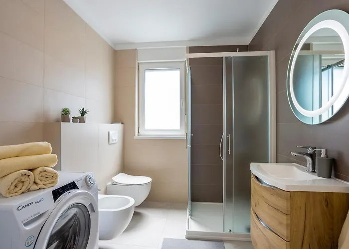 Silver Apartman *