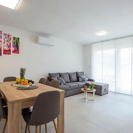 아파트 Silver 풀라