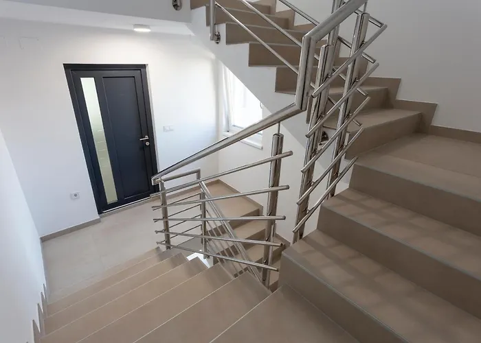 Silver شقة بولا