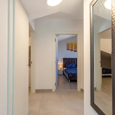 Silver Apartman Póla